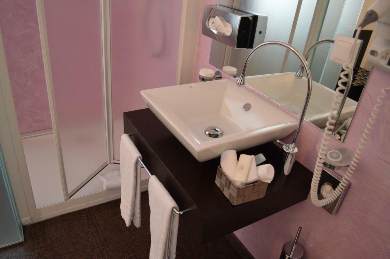Boutique Hotel La Rinascente Локарно Екстериор снимка